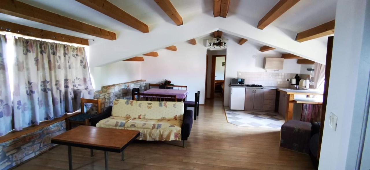 Eti And Mia Holiday Apartments Muntic Bagian luar foto
