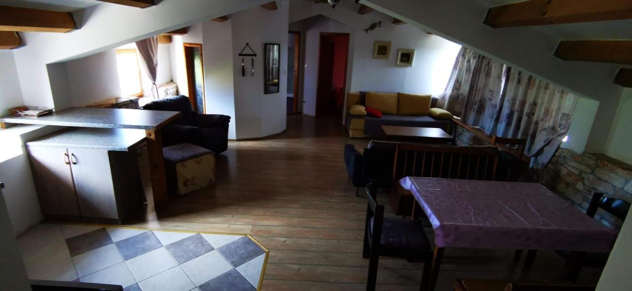 Eti And Mia Holiday Apartments Muntic Bagian luar foto