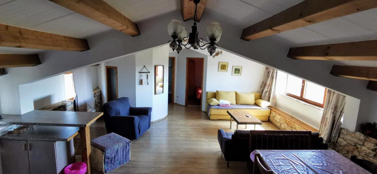 Eti And Mia Holiday Apartments Muntic Bagian luar foto