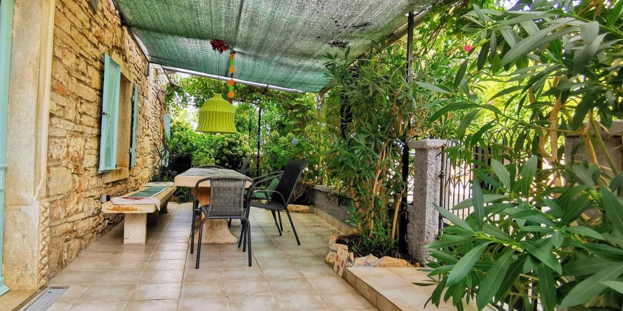 Eti And Mia Holiday Apartments Muntic Bagian luar foto