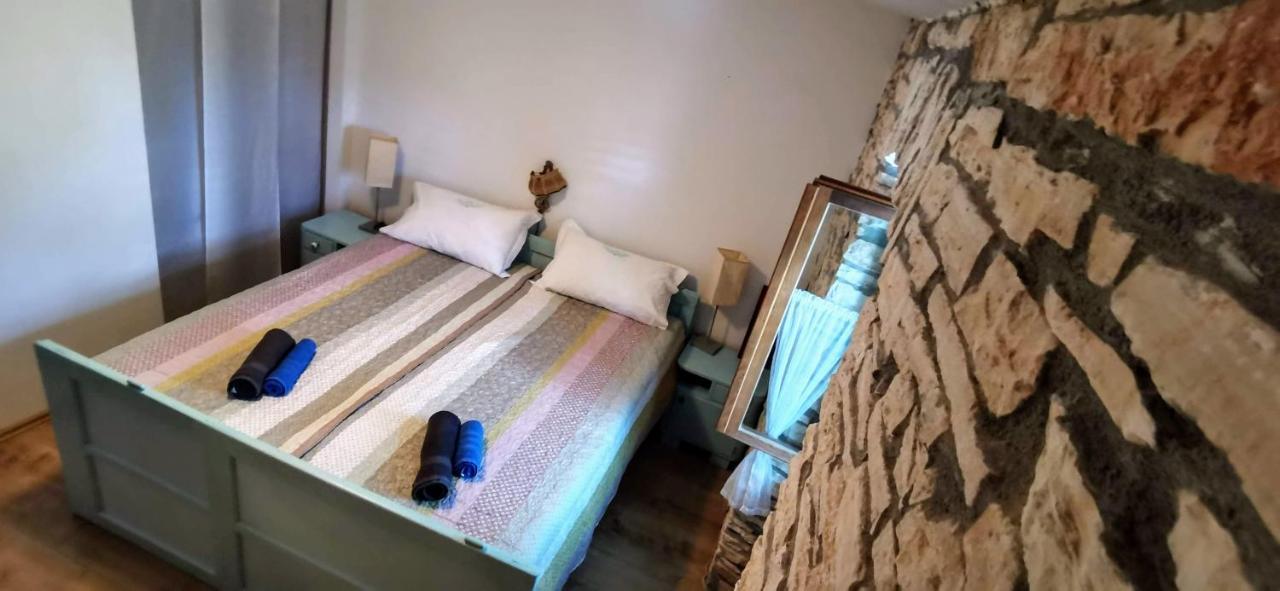 Eti And Mia Holiday Apartments Muntic Bagian luar foto
