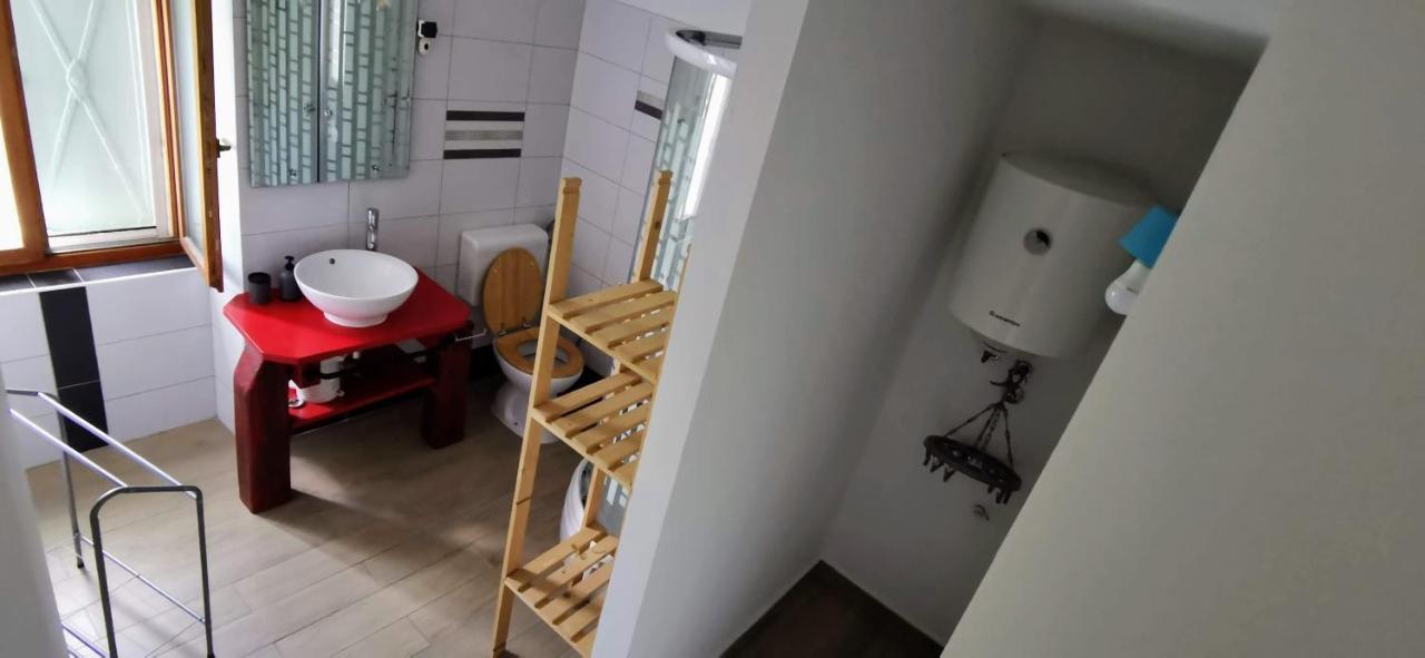 Eti And Mia Holiday Apartments Muntic Bagian luar foto